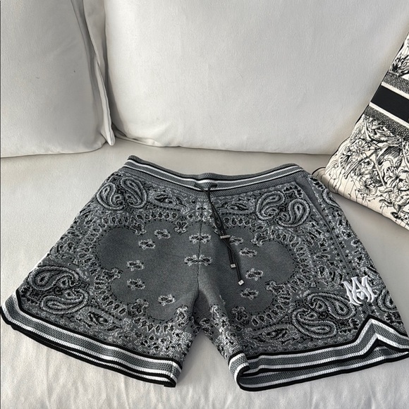AMIRI Men’s Bandana Basketball Shorts - Picture 3 of 13
